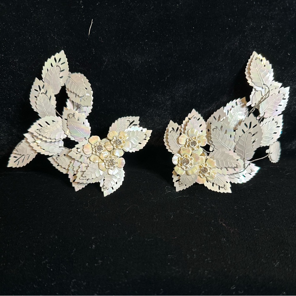 Vintage Elegant Floral Leaf Clip On Earrings